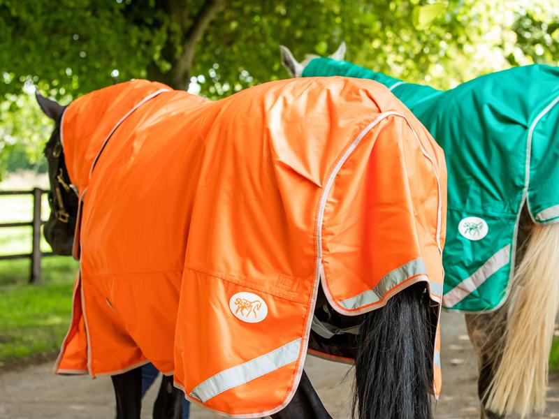 Medium weight 200G Detachable Neck Horse Turnout Rug - Orange